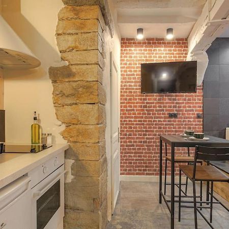 Industrial-Style Studio With Bathtub, Vieux-Lyon Kültér fotó