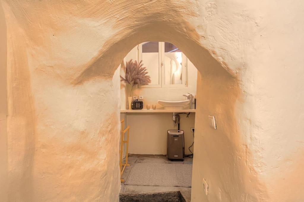 Industrial-Style Studio With Bathtub, Vieux-Lyon Kültér fotó